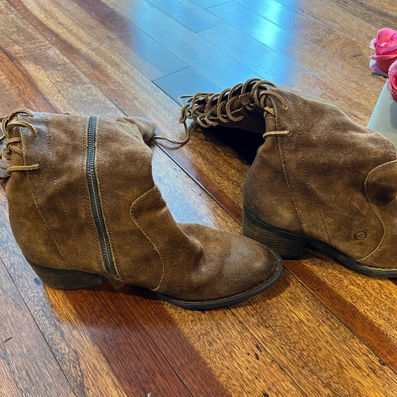 Born women’s size 8 knee-high boot.Real suede. Soft. Brown. Hardly worn. - Picture 2 of 5